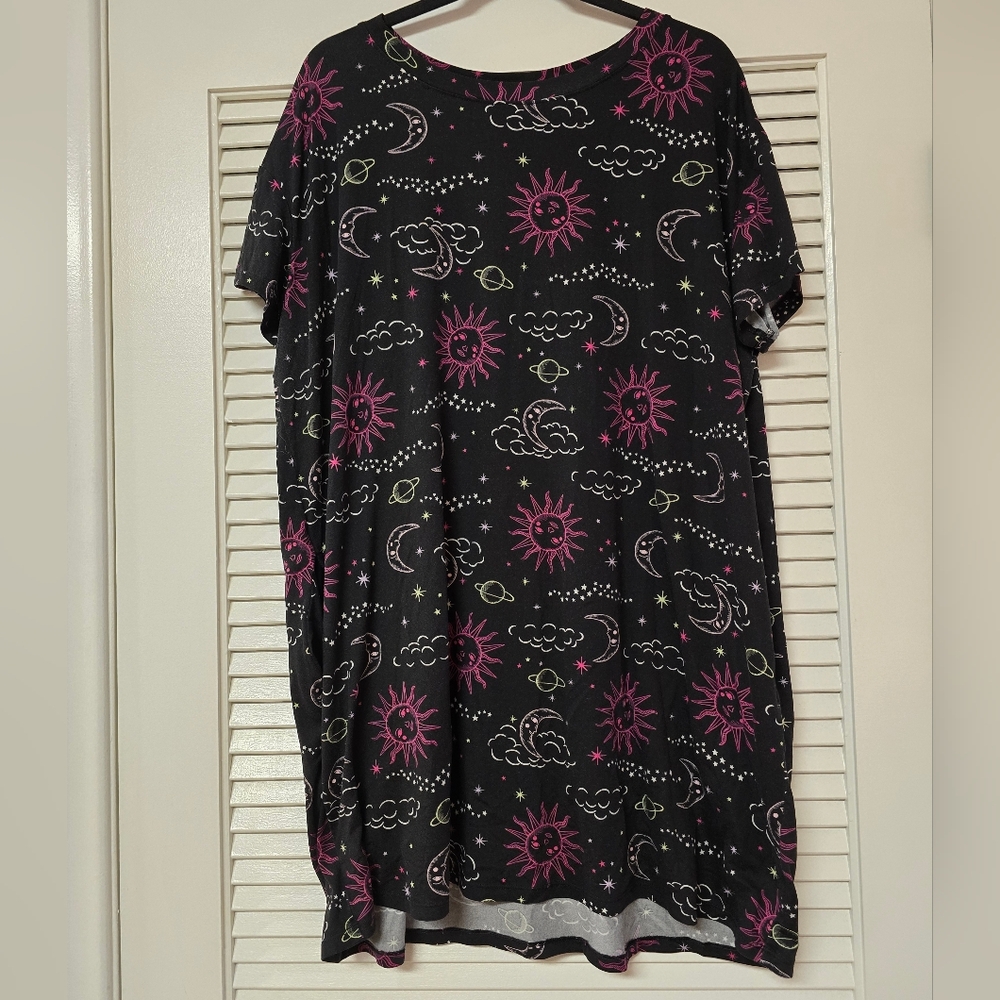 Joyspun - Moon & Stars Pattern Short-Sleeve Nightgown Sleep-Shirt With Pockets